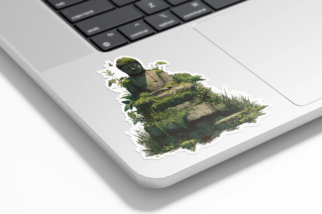 Sticker Buddha méditation dans la nature – Autocollant vinyle zen, résistant eau & UV – Paix et spiritualité