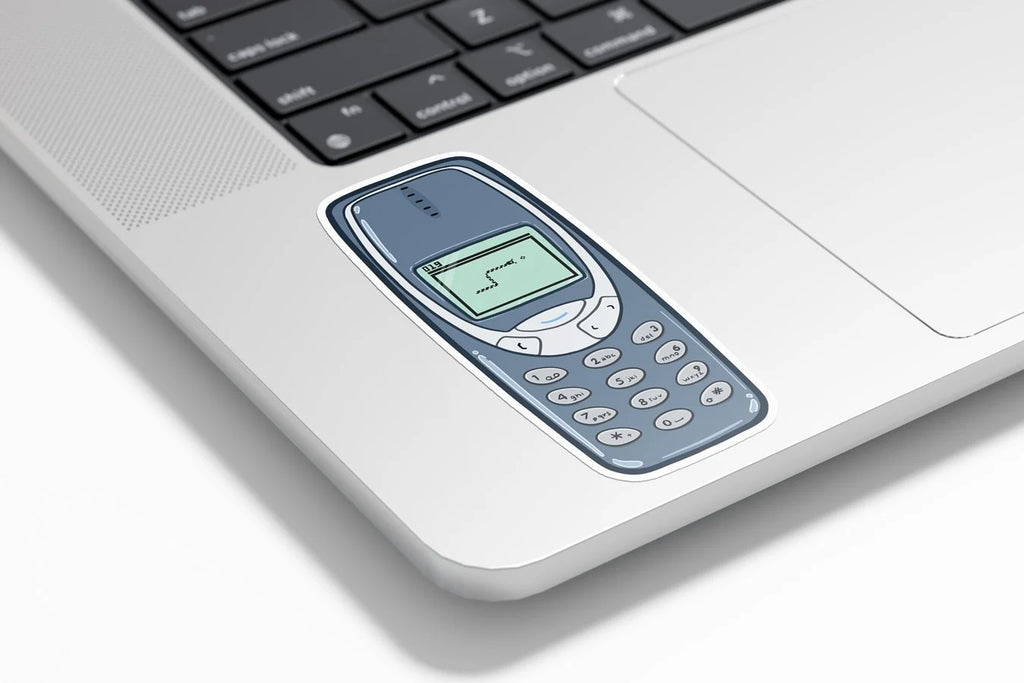 Sticker Téléphone Rétro Iconique 3310 – Jeu du Serpent Pixel – Vinyle Résistant Eau & UV – Découpé à la Forme
