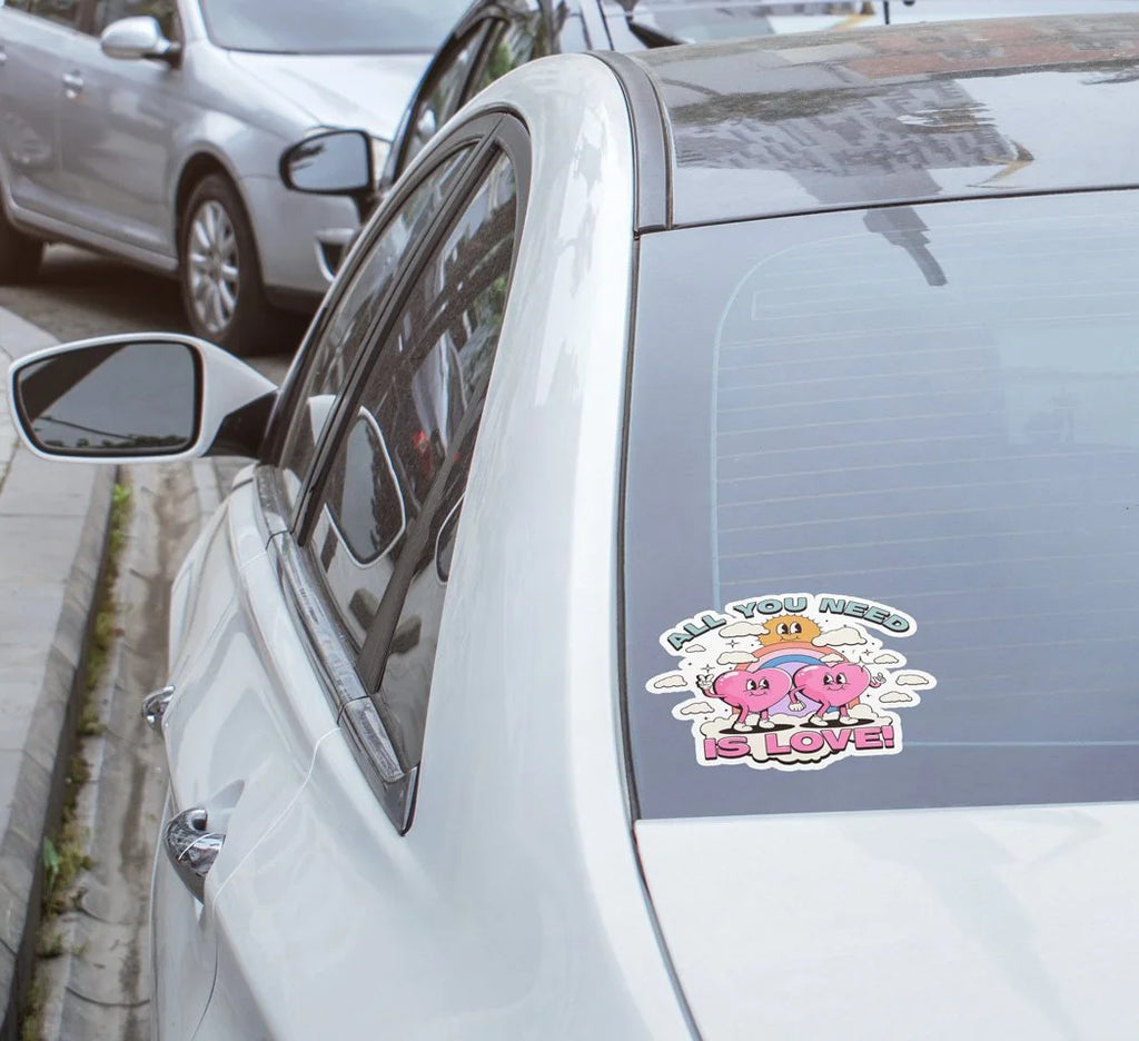 Sticker Vinyle "All You Need Is Love" - Autocollant Coeurs et Arc-en-Ciel Résistant Eau et UV - Décoration Positive