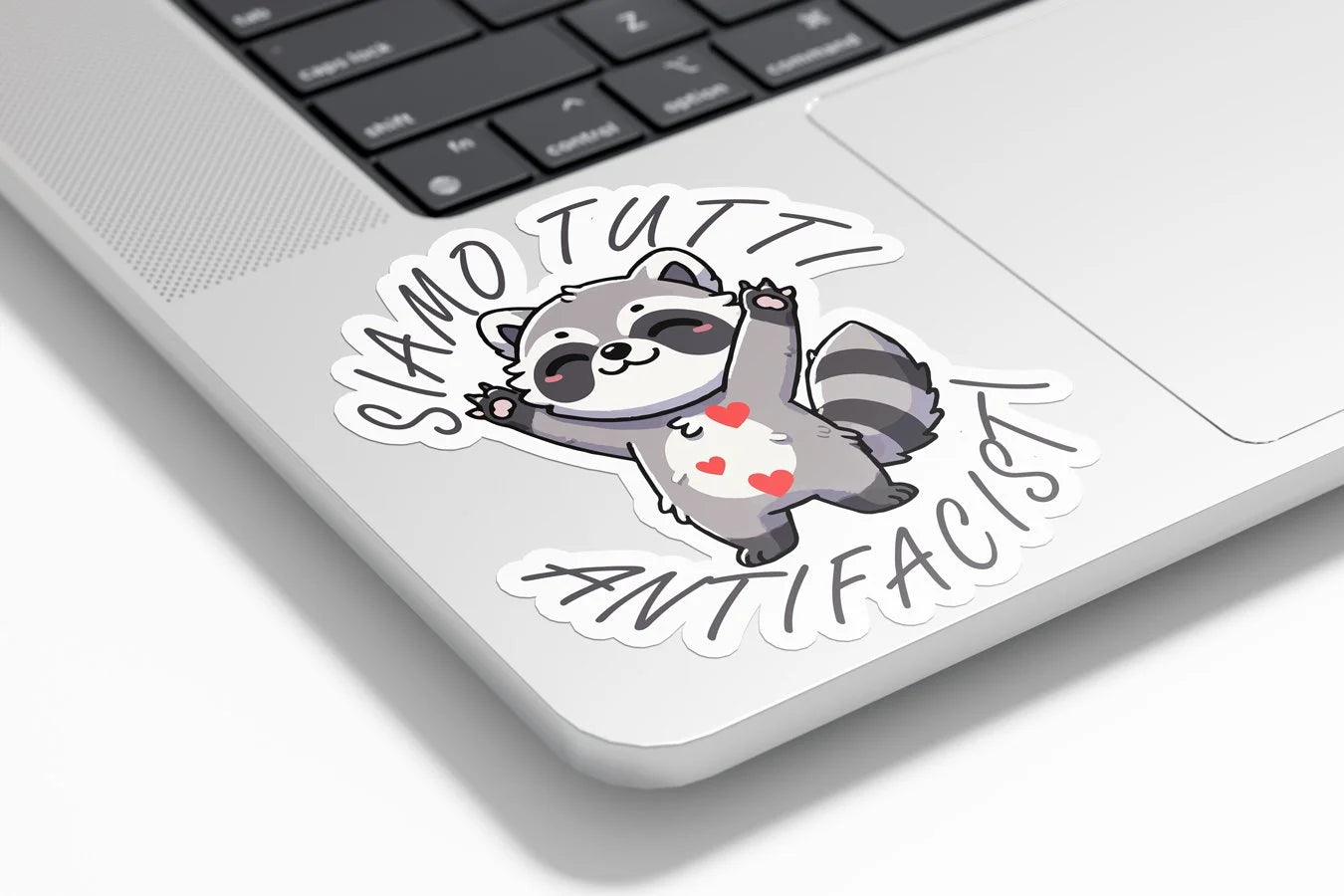 Sticker Raton Laveur Mignon avec Slogan "Siamo Tutti Antifascisti" – Autocollant Vinyle Résistant