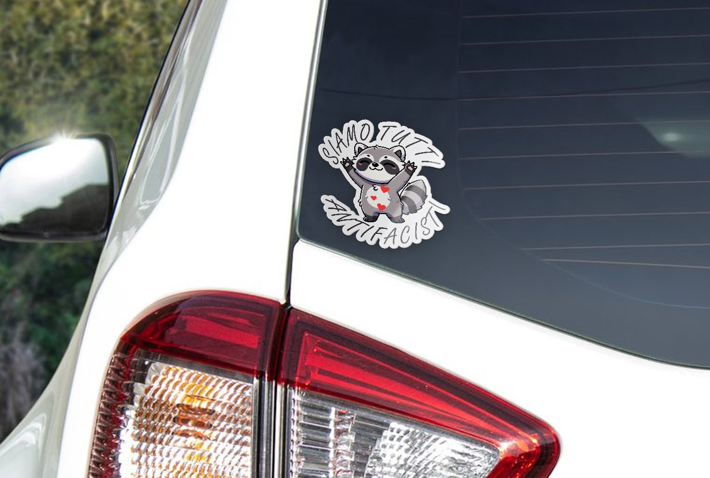 Sticker Raton Laveur Mignon avec Slogan "Siamo Tutti Antifascisti" – Autocollant Vinyle Résistant
